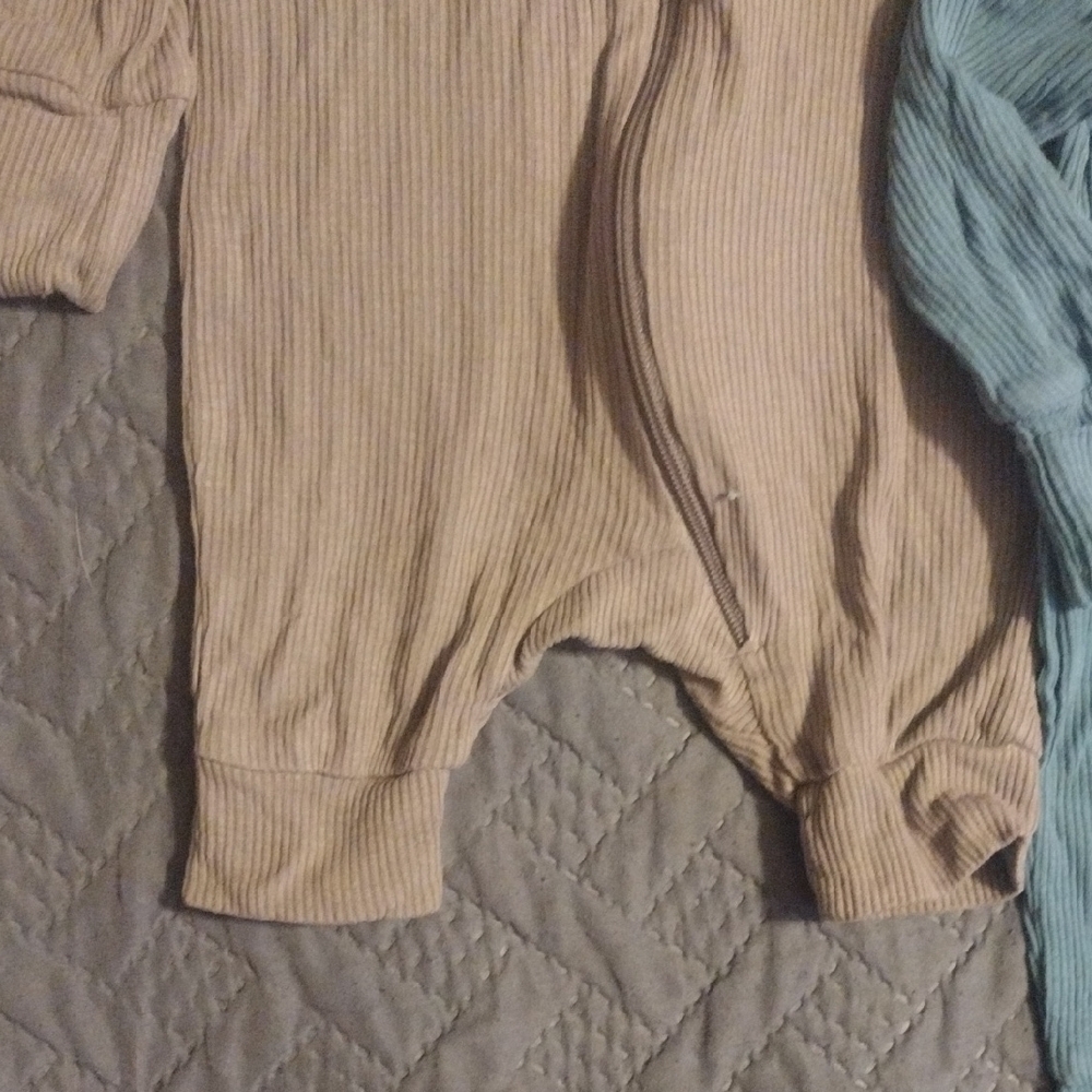 Adorable Kids Footies Set - Blue and Tan - Picture 5 of 7
